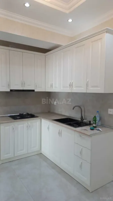 Kirayə verilir 2 otaqlı mənzil 75 m²