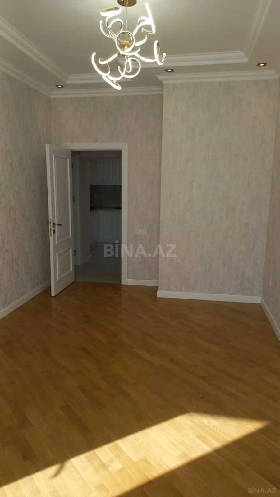 Kirayə verilir 2 otaqlı mənzil 75 m²