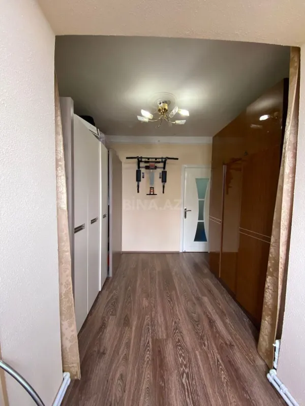 Satılır 5 otaqlı mənzil 110 m²