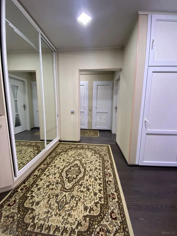 Satılır 5 otaqlı mənzil 110 m²