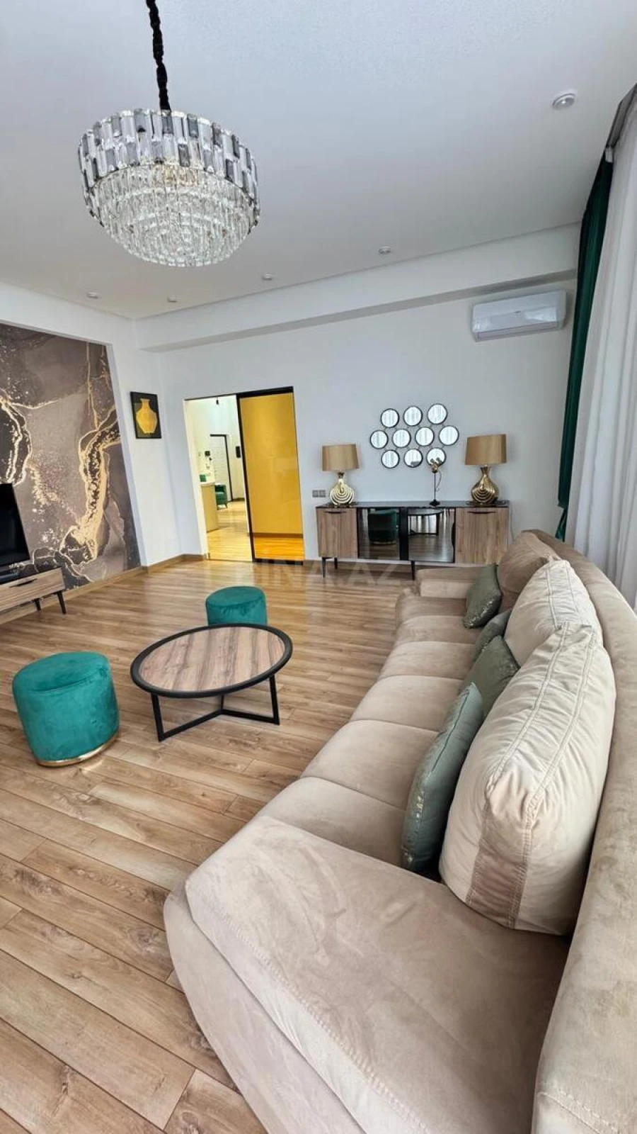 Kirayə verilir 2 otaqlı mənzil 85 m²