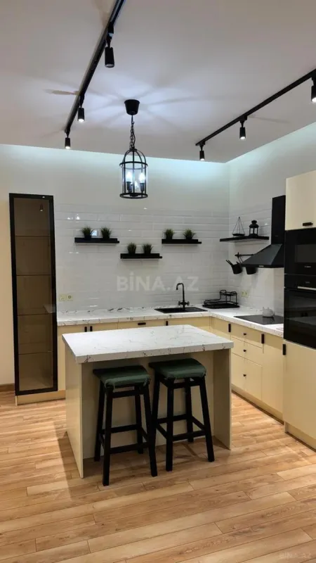 Kirayə verilir 2 otaqlı mənzil 85 m²
