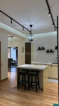 Kirayə verilir 2 otaqlı mənzil 85 m²