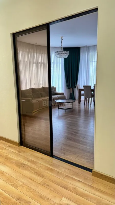 Kirayə verilir 2 otaqlı mənzil 85 m²