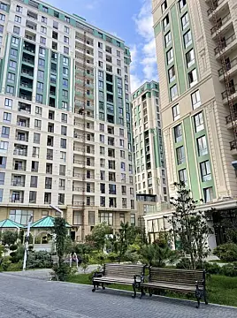 Satılır 4 otaqlı mənzil 219.5 m²