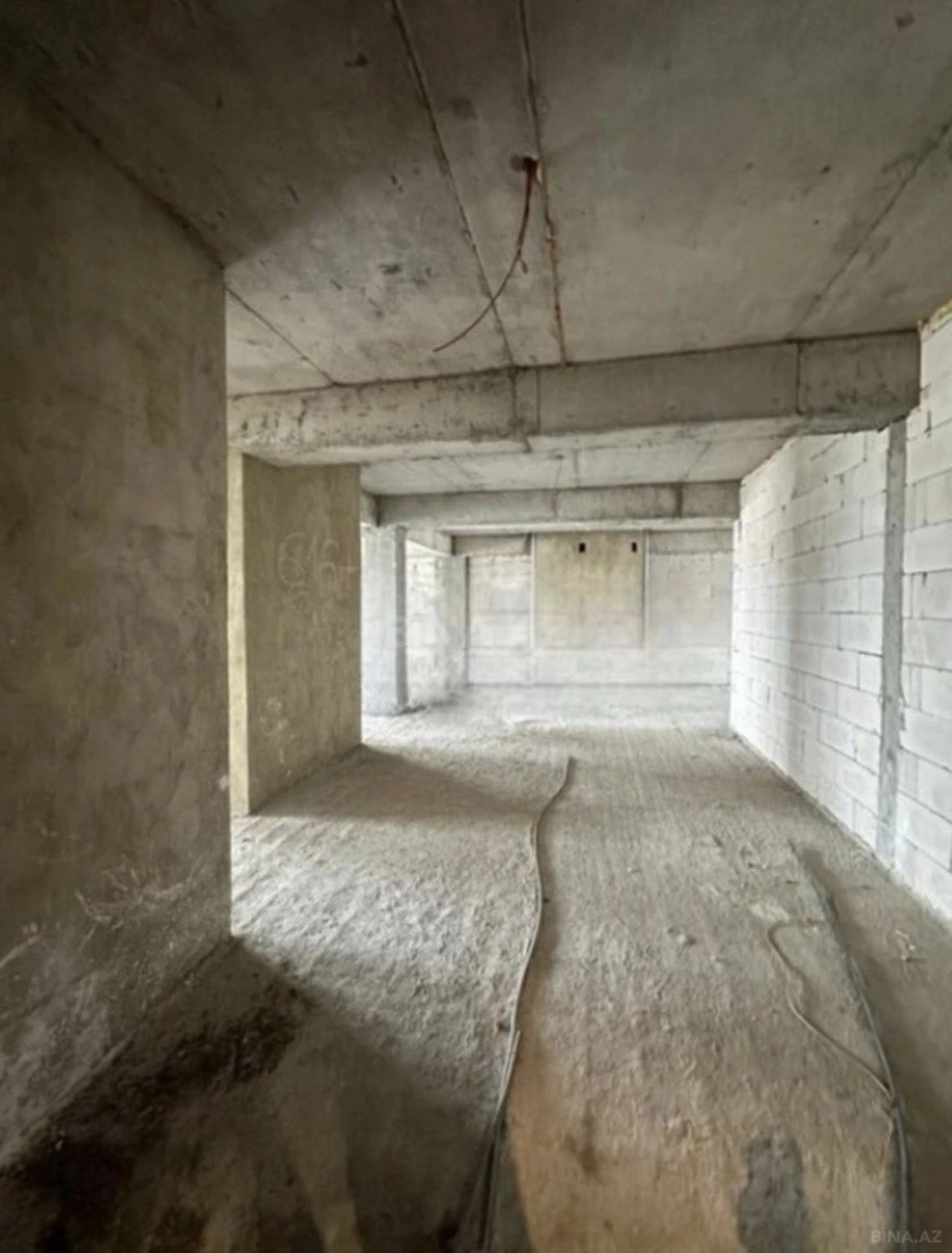 Satılır 4 otaqlı mənzil 219.5 m²