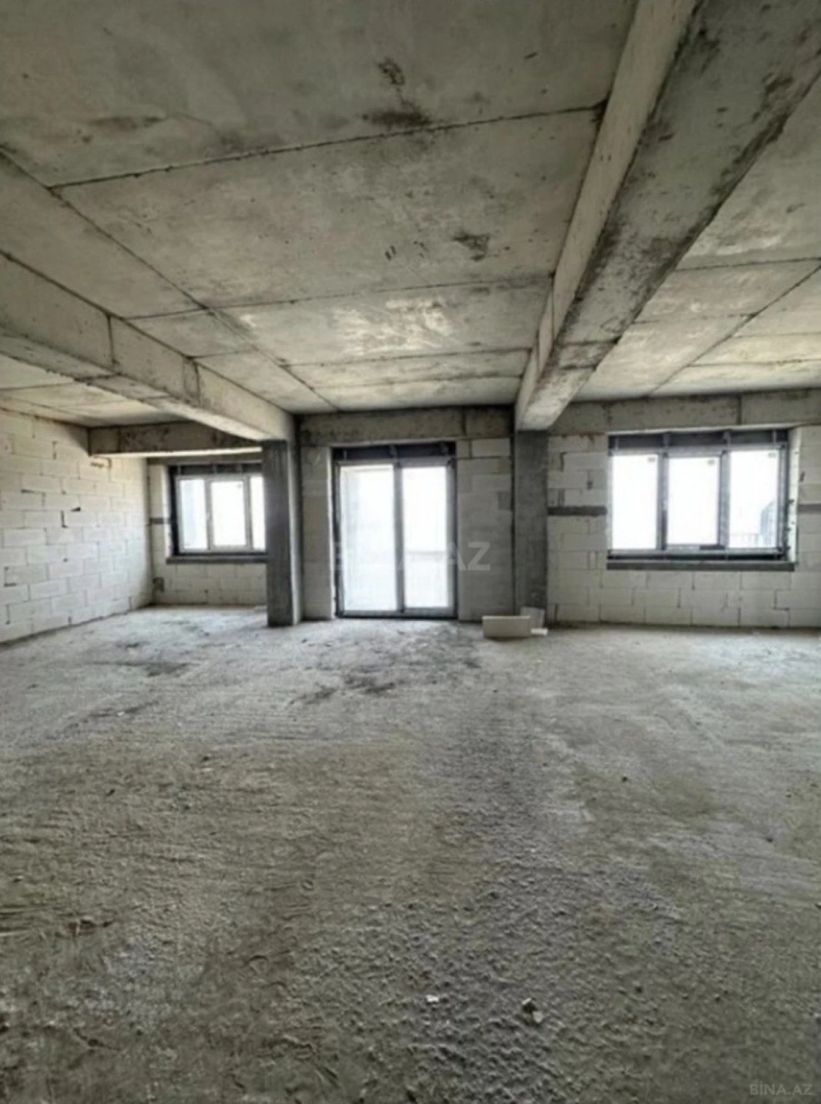 Satılır 4 otaqlı mənzil 219.5 m²