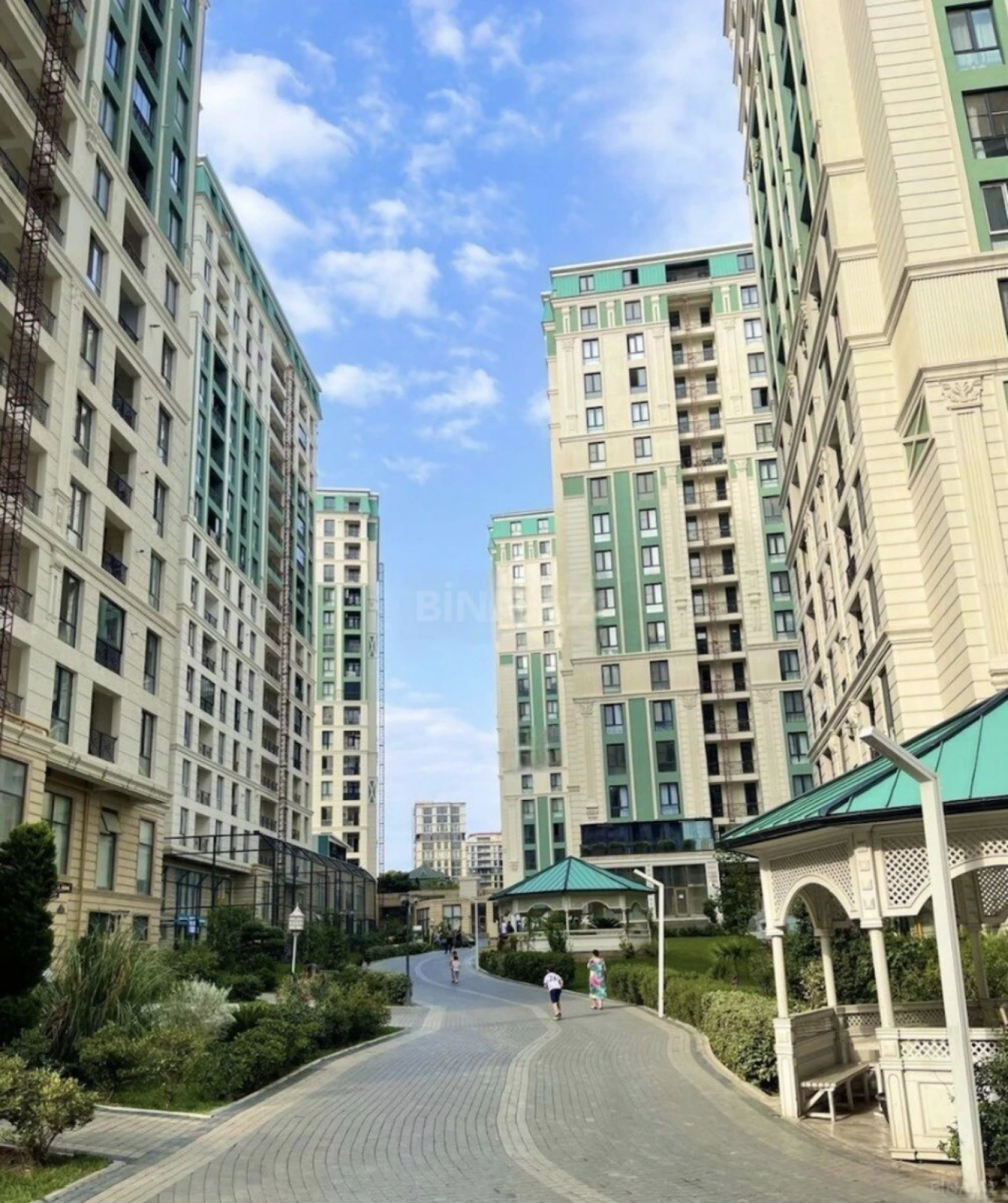 Satılır 4 otaqlı mənzil 219.5 m²