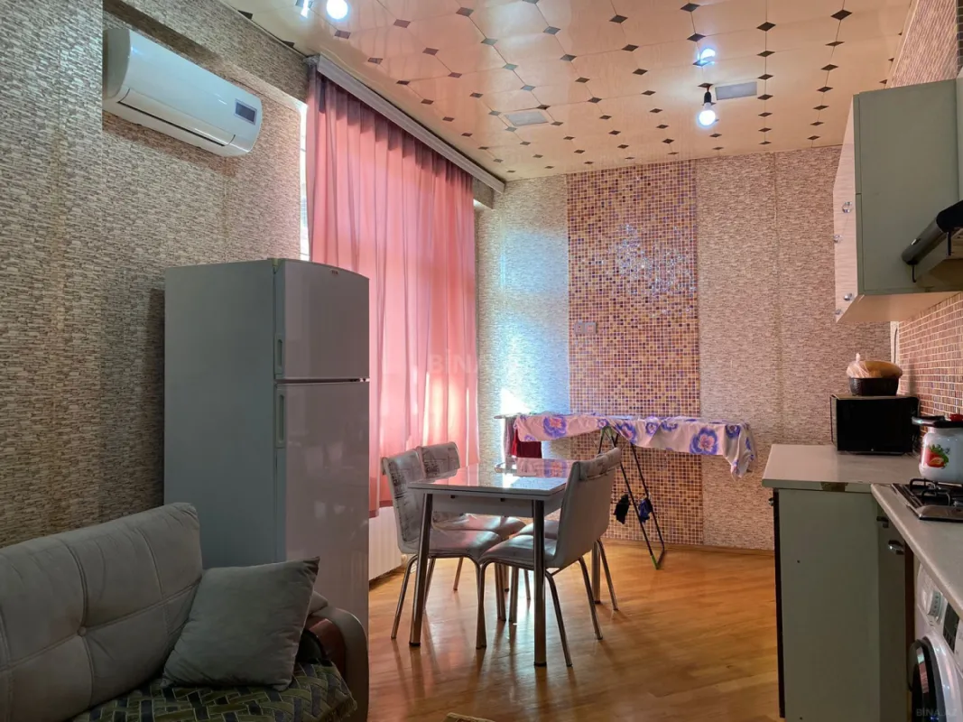 Satılır 2 otaqlı mənzil 90 m²