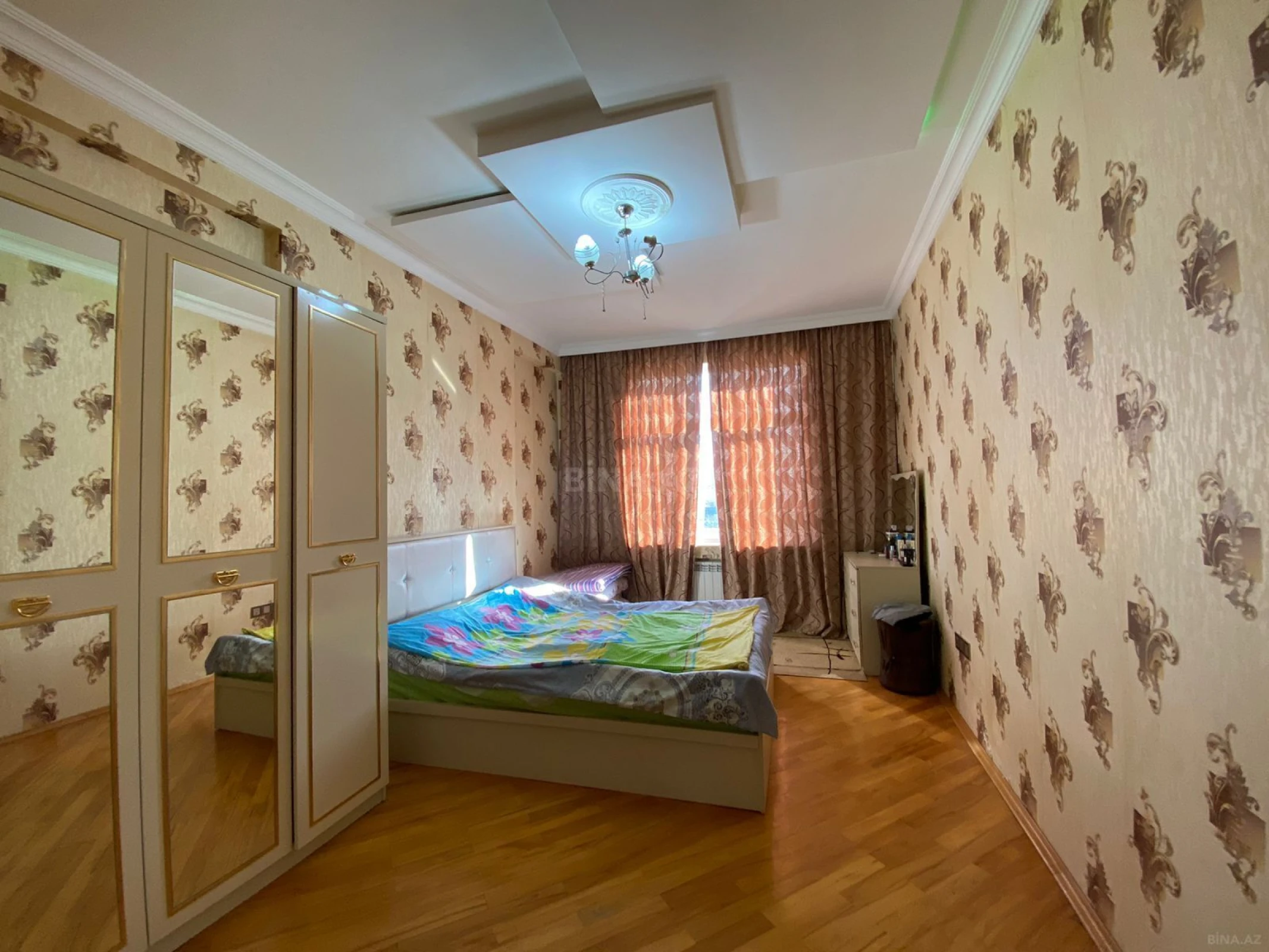 Satılır 2 otaqlı mənzil 90 m²