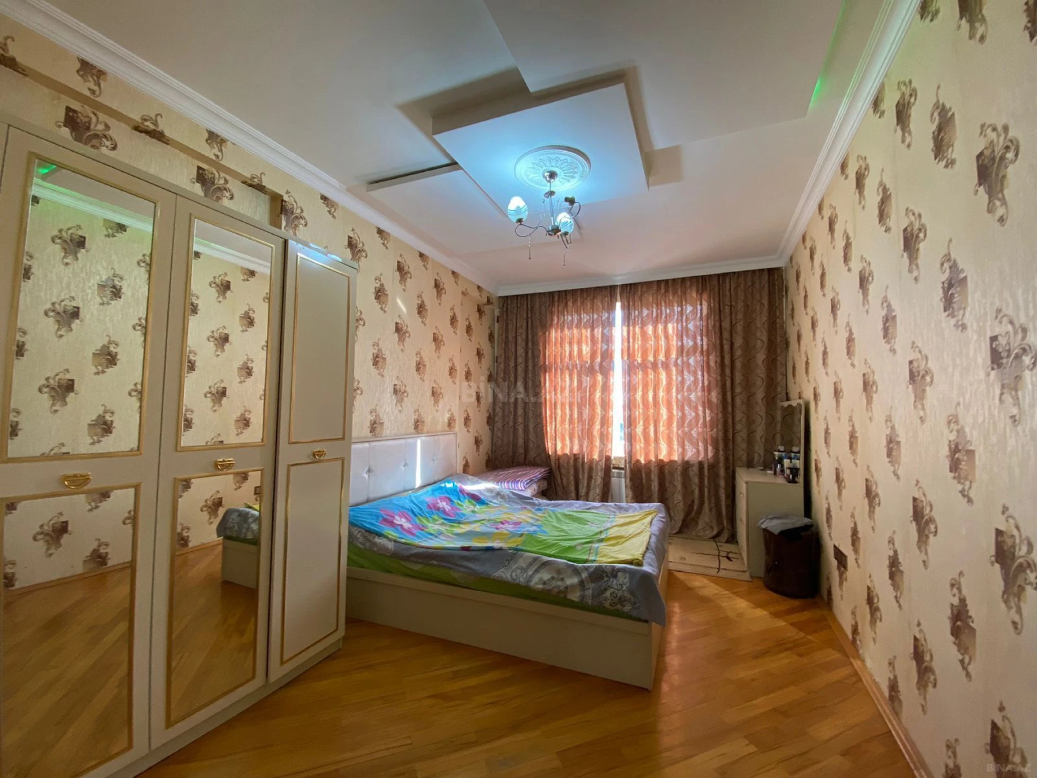 Satılır 2 otaqlı mənzil 90 m²