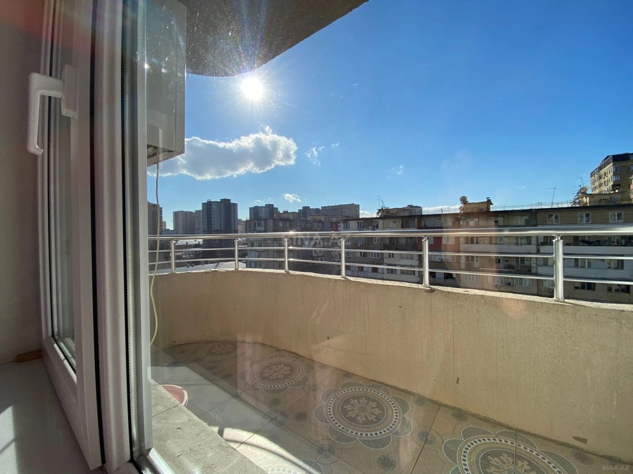 Satılır 2 otaqlı mənzil 90 m²