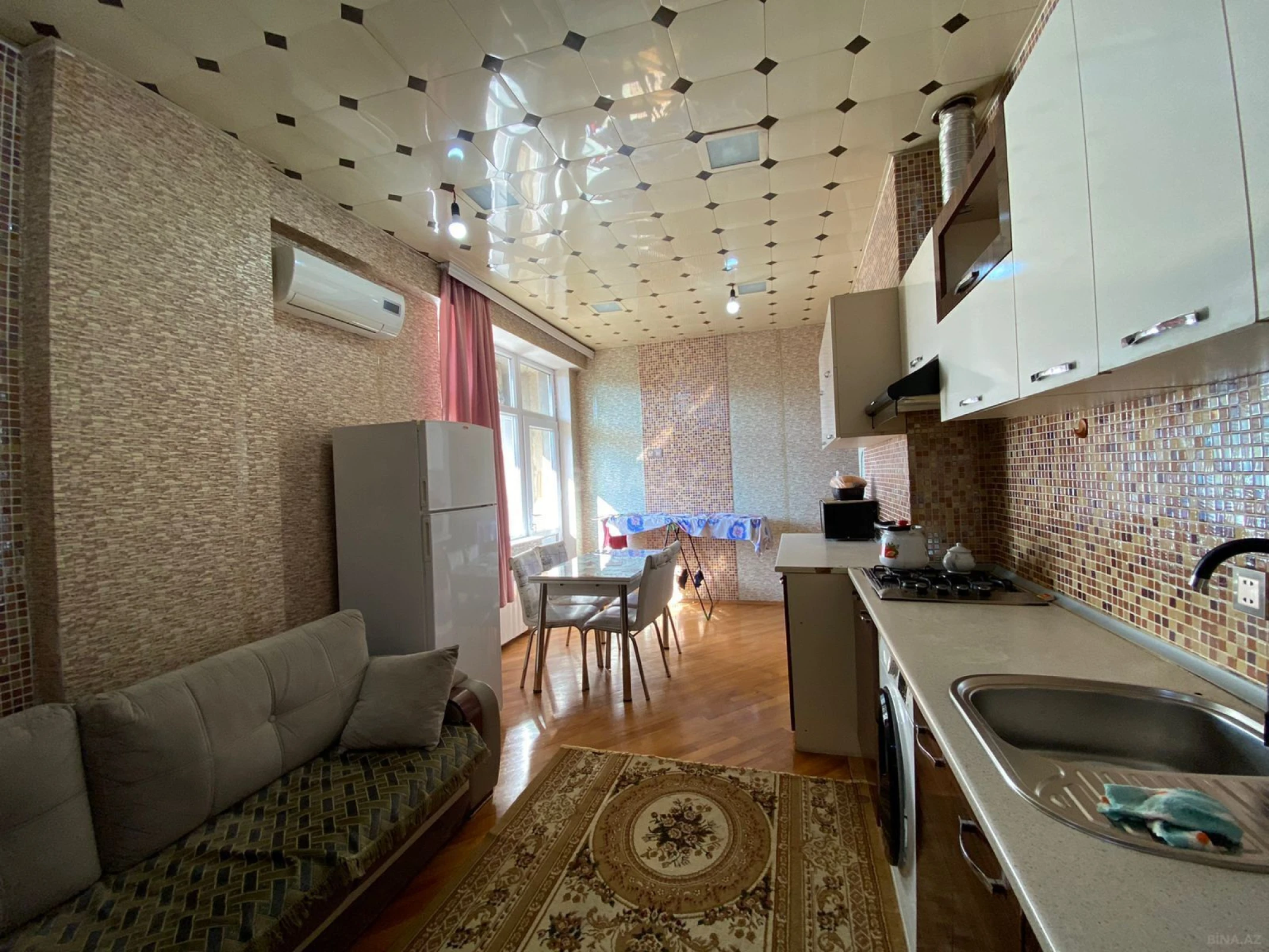 Satılır 2 otaqlı mənzil 90 m²