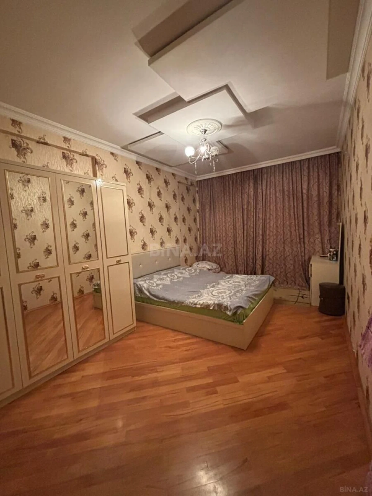 Satılır 2 otaqlı mənzil 90 m²