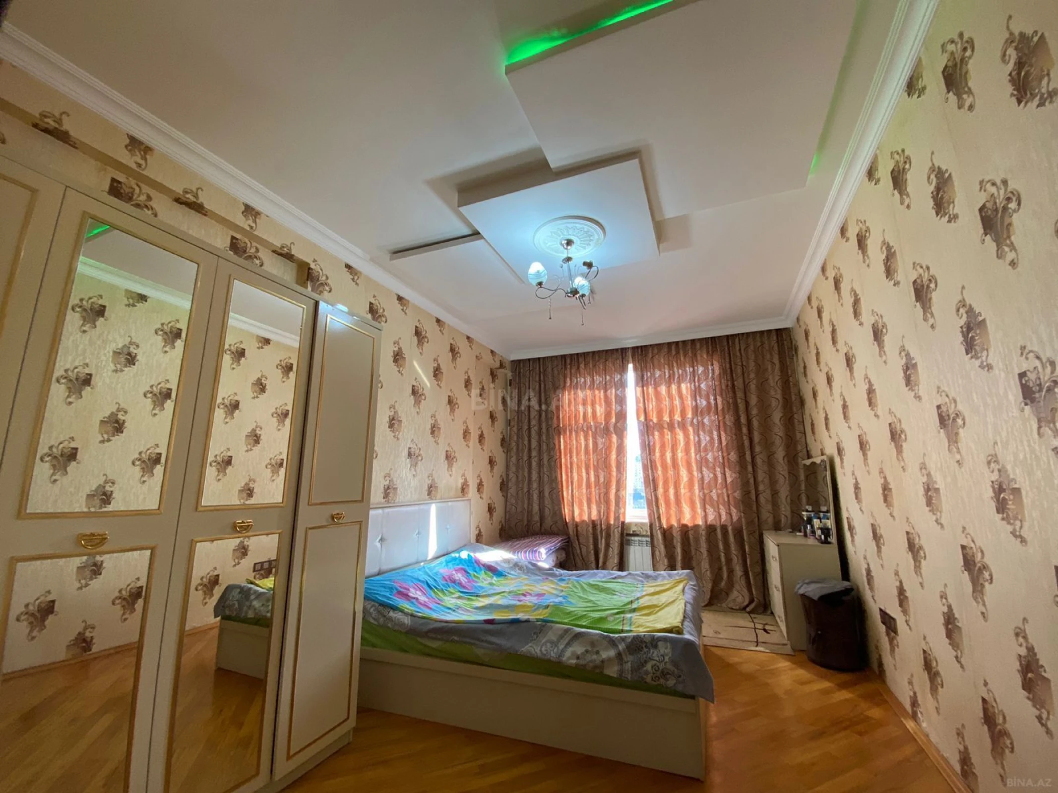 Satılır 2 otaqlı mənzil 90 m²