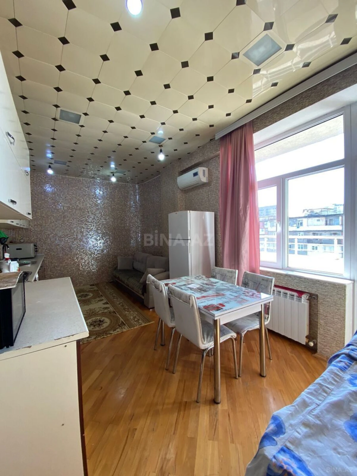 Satılır 2 otaqlı mənzil 90 m²