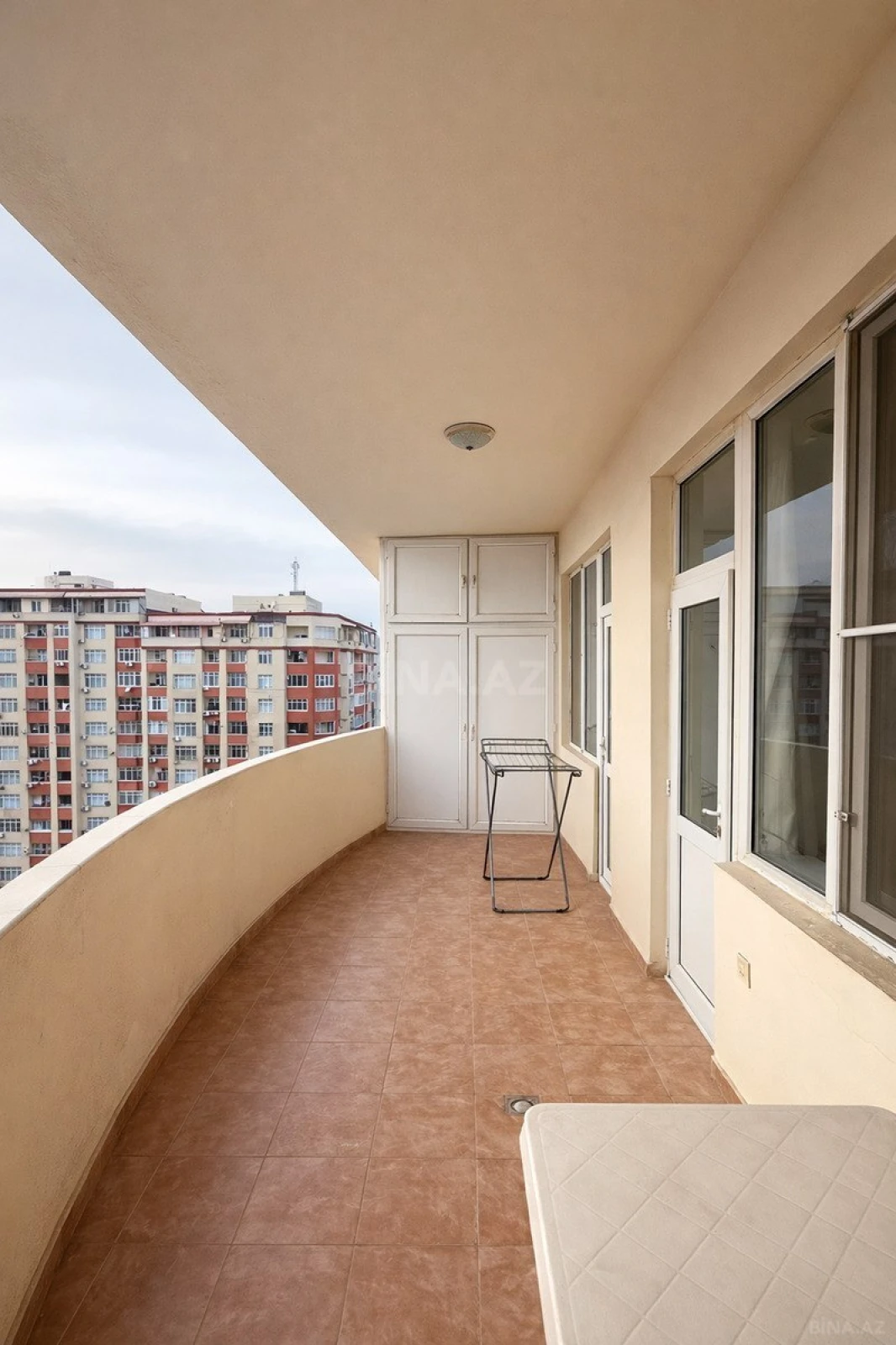 Satılır 3 otaqlı mənzil 84 m²