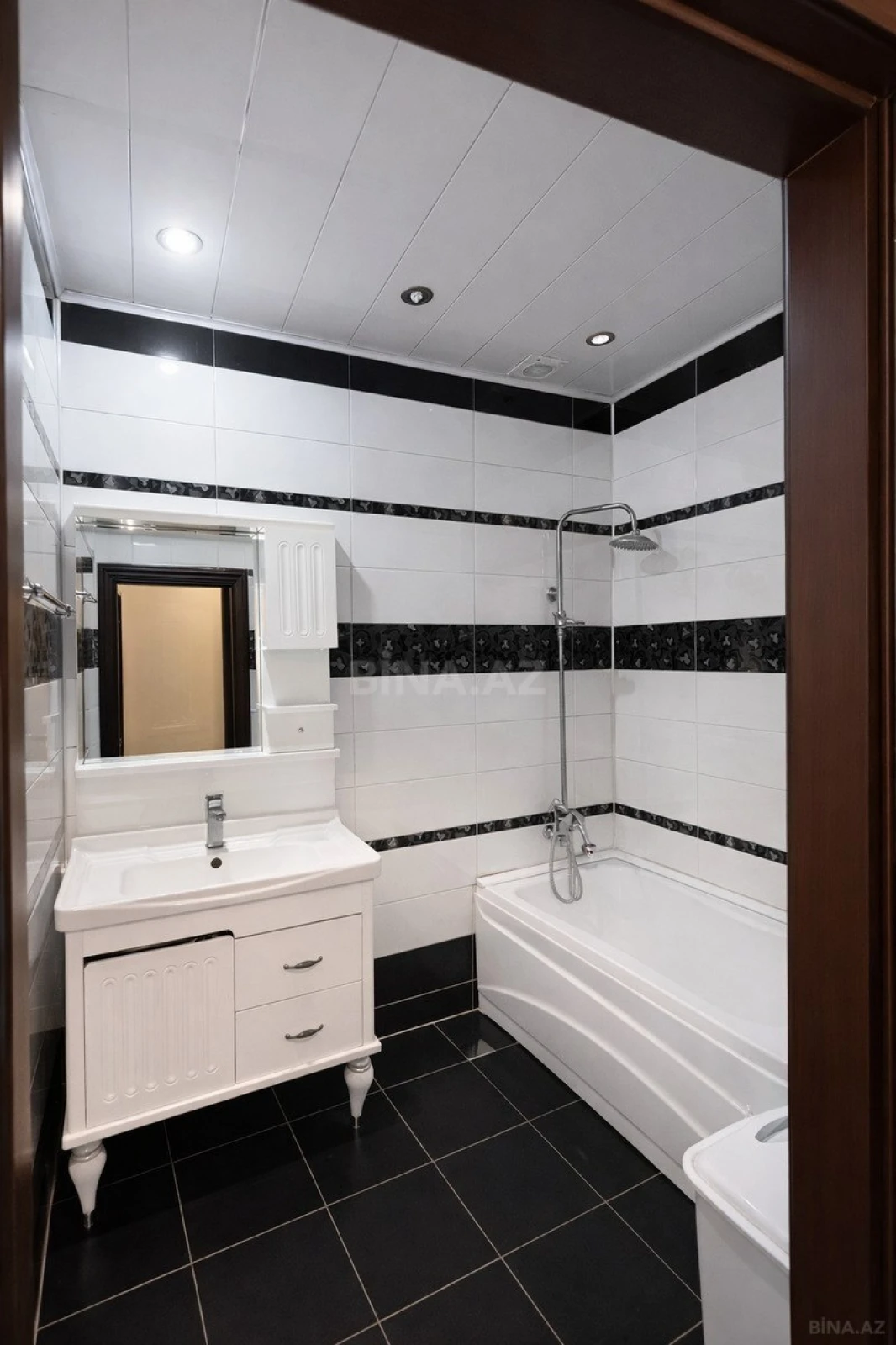 Satılır 3 otaqlı mənzil 84 m²