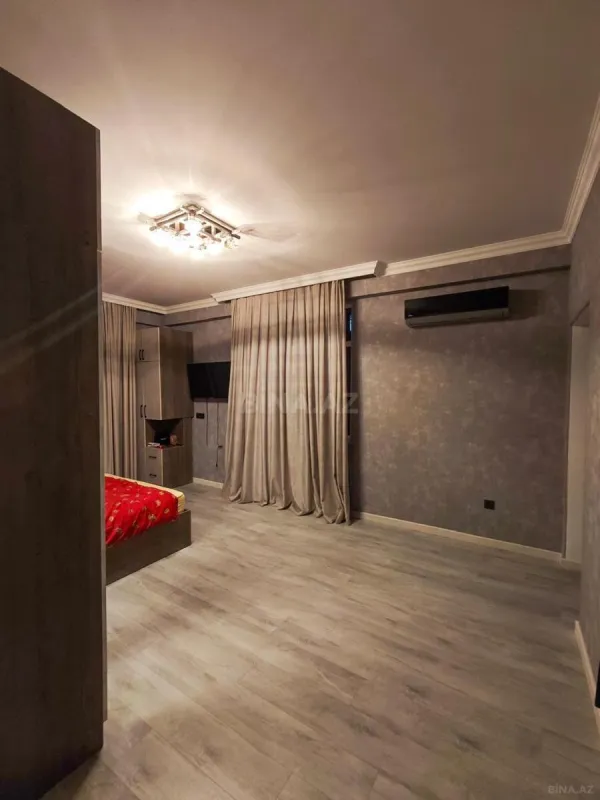 Satılır 3 otaqlı mənzil 150 m²