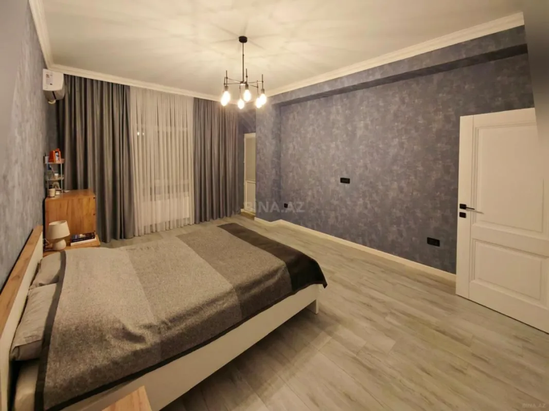 Satılır 3 otaqlı mənzil 150 m²