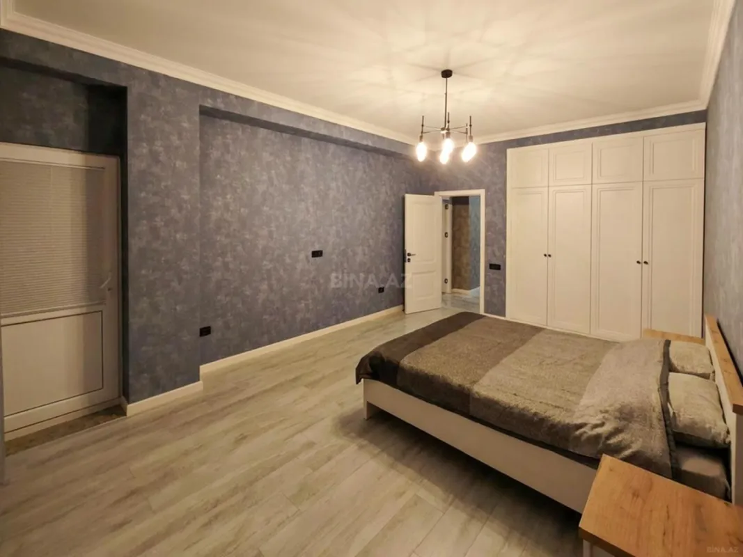 Satılır 3 otaqlı mənzil 150 m²
