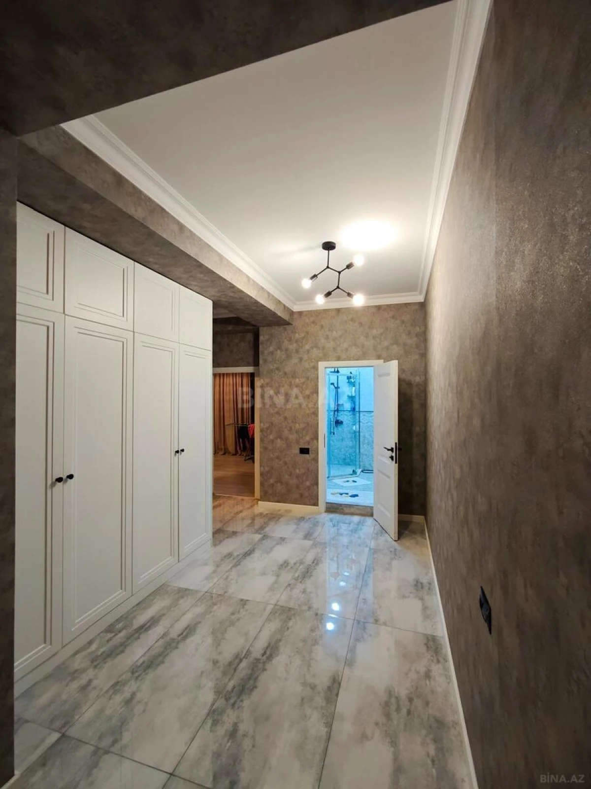 Satılır 3 otaqlı mənzil 150 m²