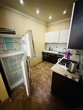 Kirayə verilir 3 otaqlı mənzil 123 m²