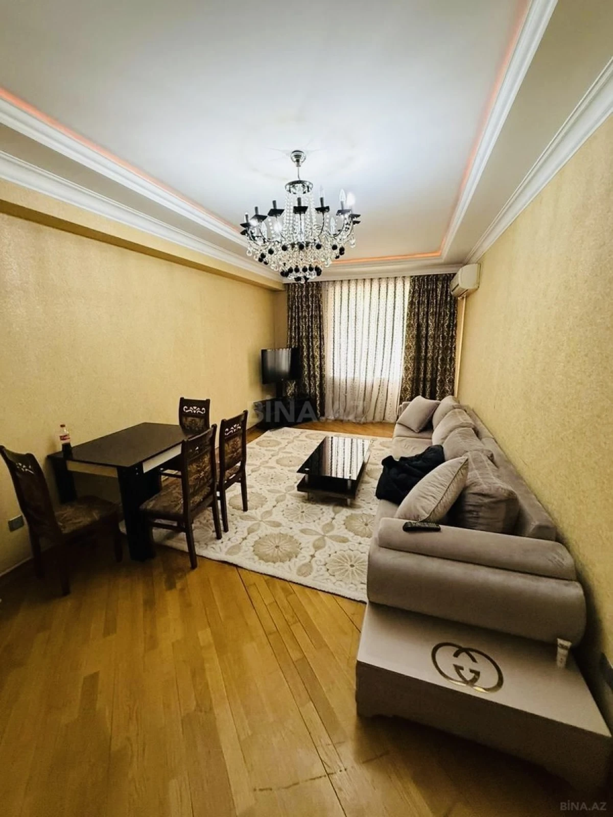 Kirayə verilir 3 otaqlı mənzil 123 m²