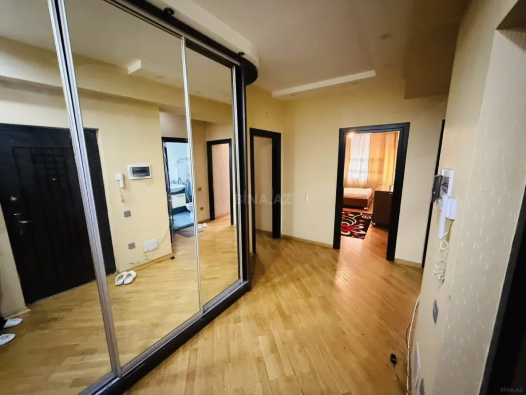 Kirayə verilir 3 otaqlı mənzil 123 m²