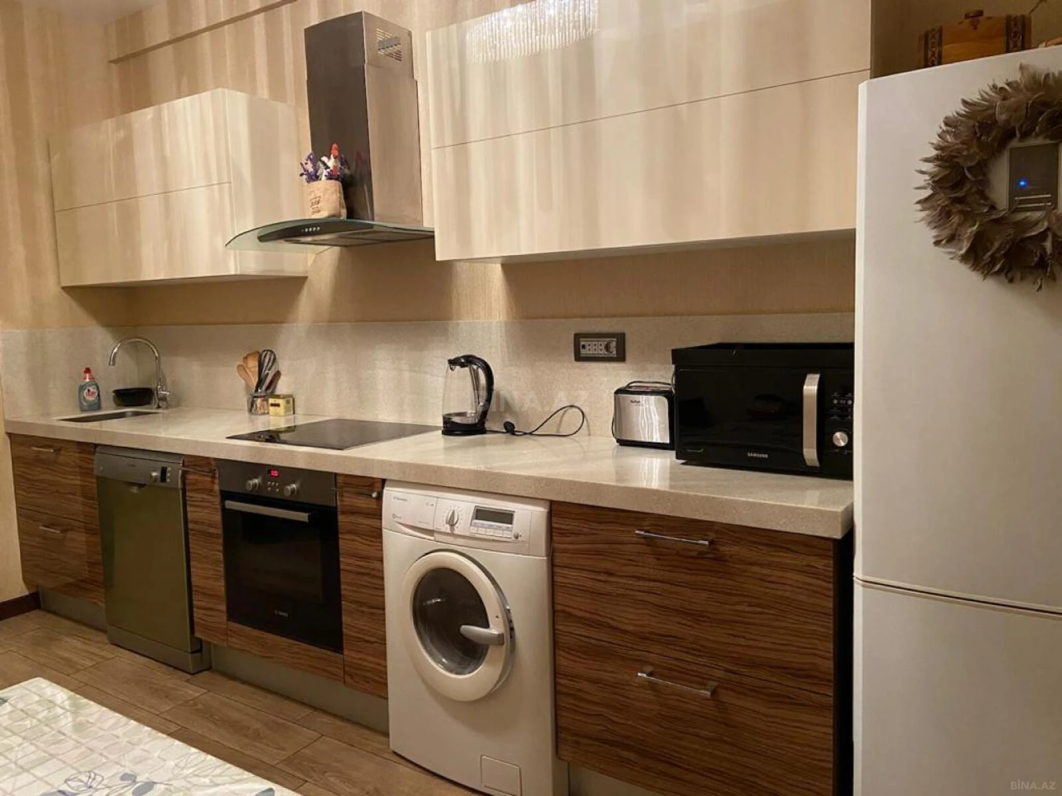 Kirayə verilir 2 otaqlı mənzil 110 m²