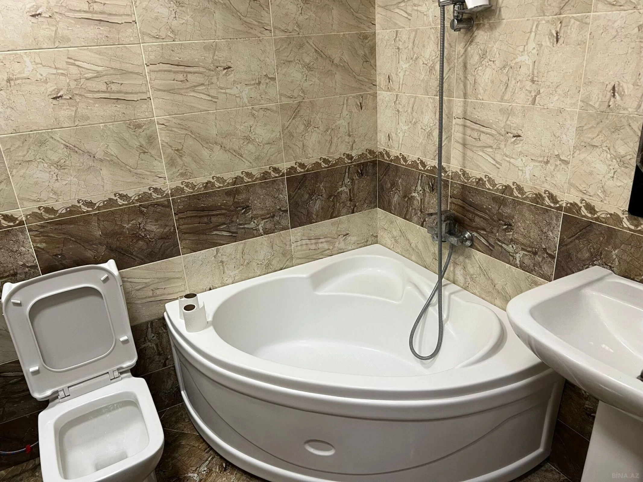 Satılır 2 otaqlı mənzil 60 m²