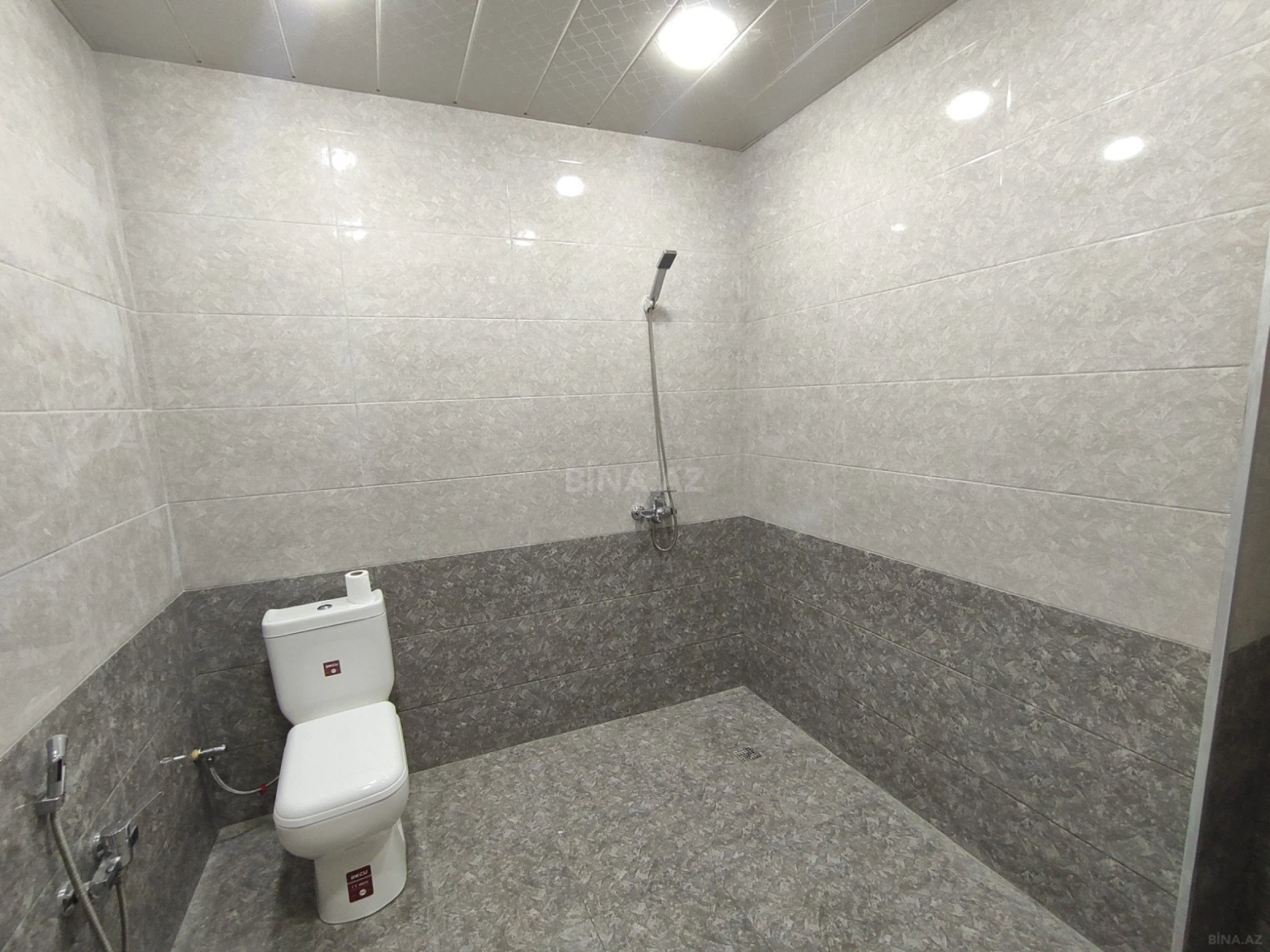 Satılır 3 otaqlı mənzil 115 m²