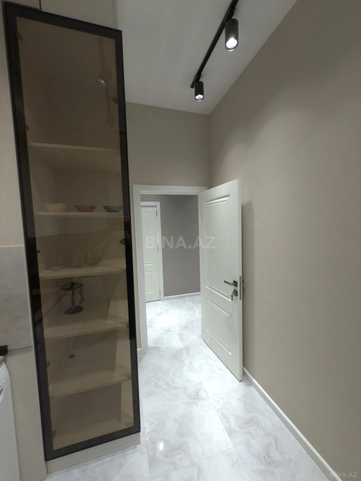 Kirayə verilir 2 otaqlı mənzil 63 m²