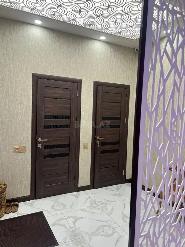 Satılır 3 otaqlı mənzil 130 m²