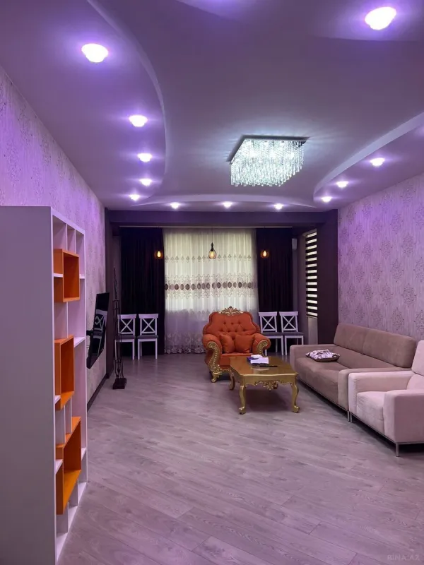 Satılır 3 otaqlı mənzil 130 m²