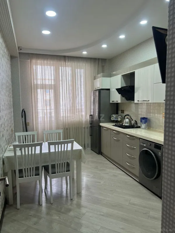 Satılır 3 otaqlı mənzil 130 m²