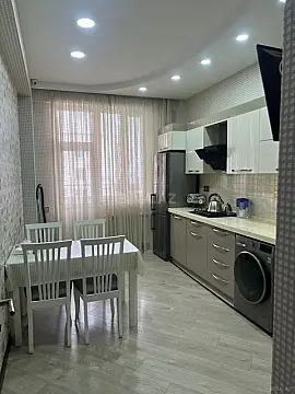 Satılır 3 otaqlı mənzil 130 m²