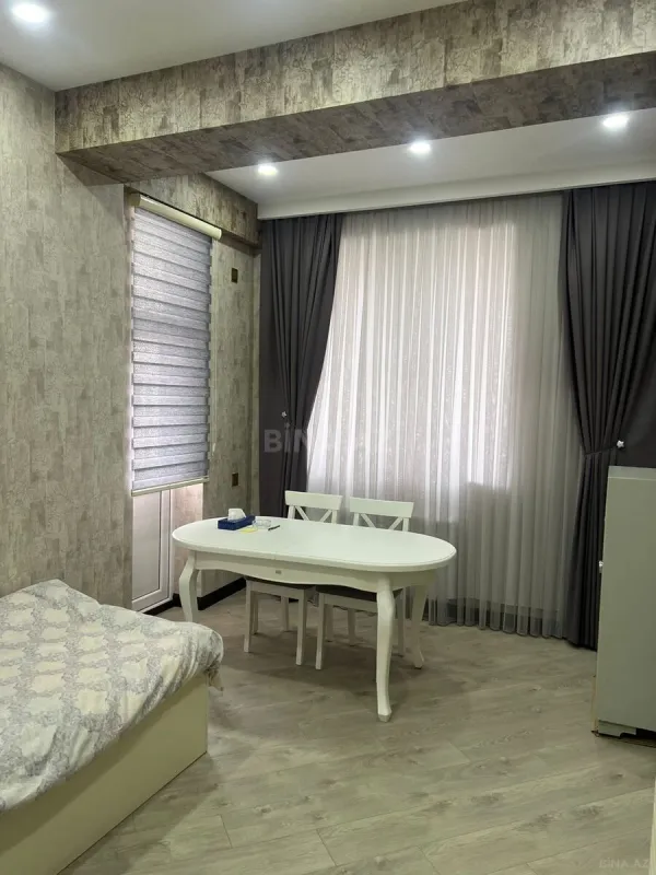 Satılır 3 otaqlı mənzil 130 m²