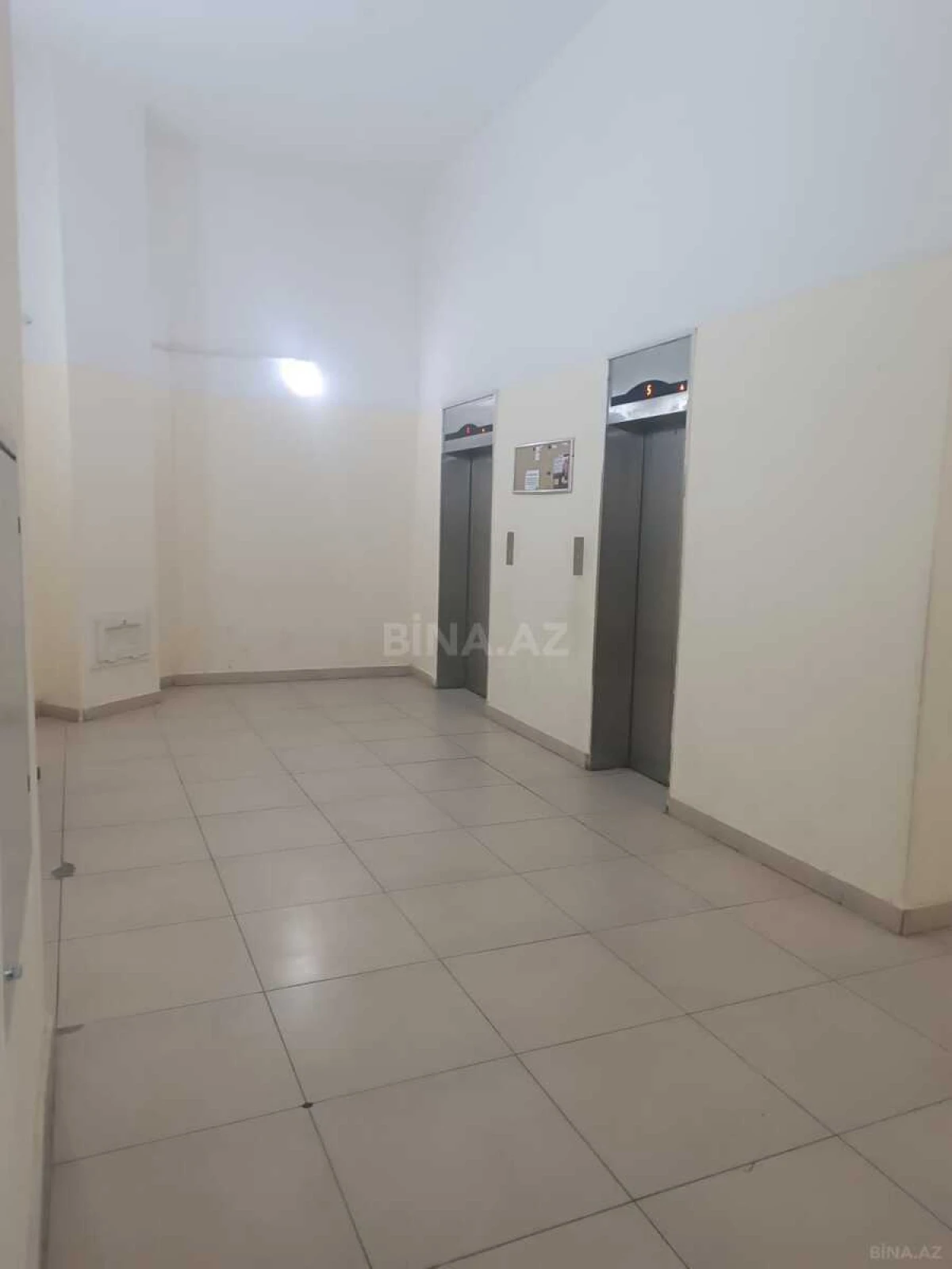 Satılır 3 otaqlı mənzil 120 m²