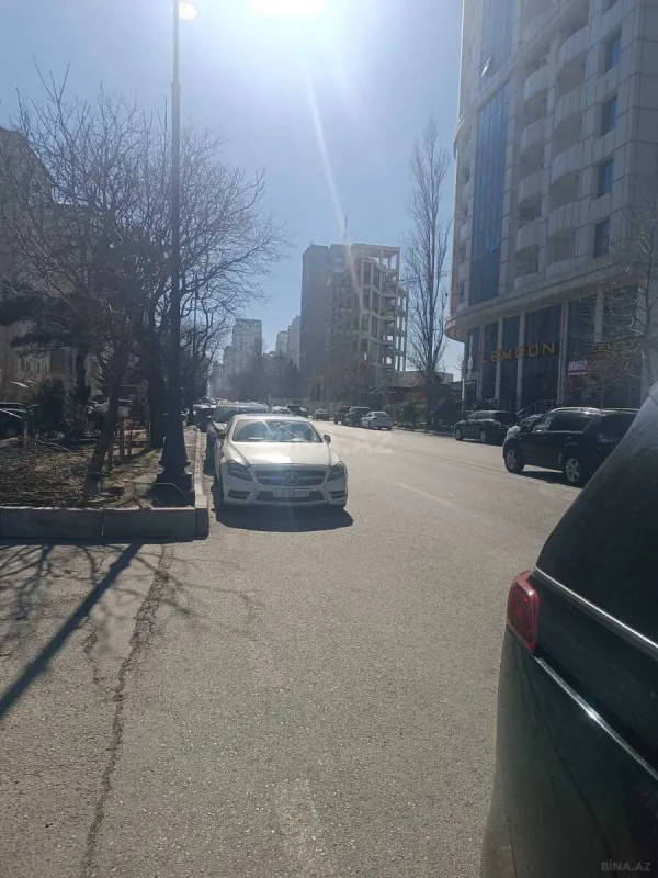 Satılır 3 otaqlı mənzil 120 m²