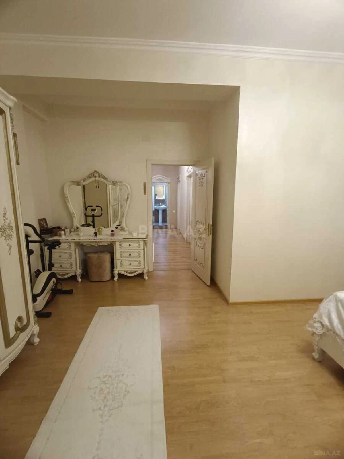 Satılır 3 otaqlı mənzil 120 m²