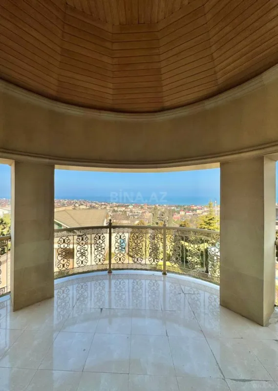 Satılır 14 otaqlı həyət evi 1875 m²