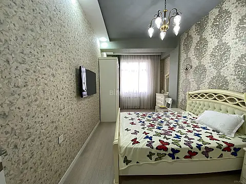 Satılır 3 otaqlı mənzil 113 m²