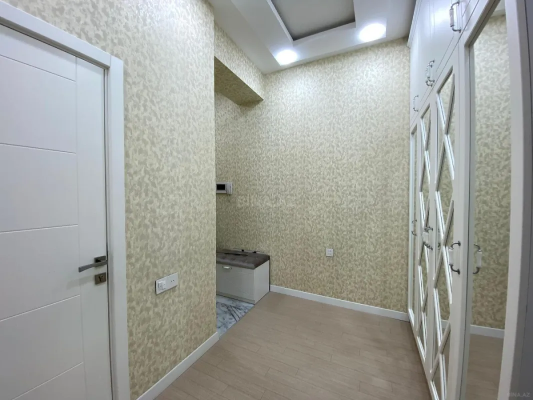 Satılır 3 otaqlı mənzil 113 m²