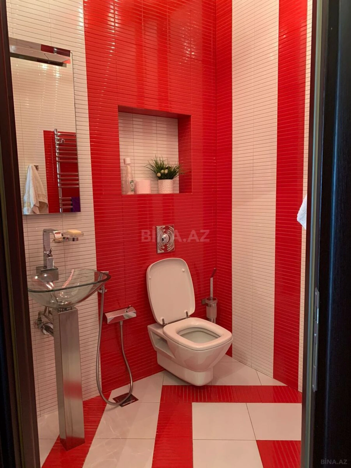 Kirayə verilir 3 otaqlı mənzil 140 m²