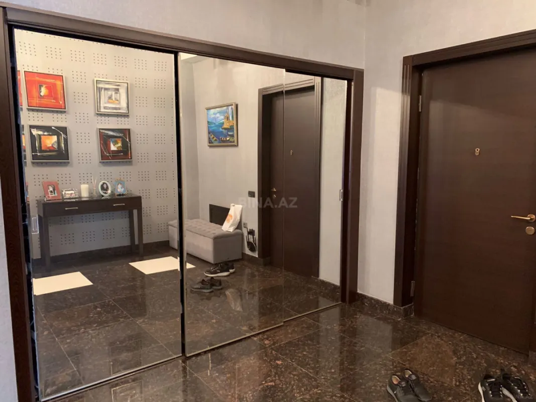 Kirayə verilir 3 otaqlı mənzil 140 m²
