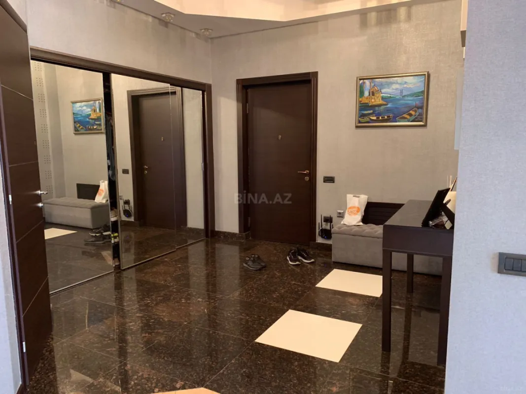 Kirayə verilir 3 otaqlı mənzil 140 m²