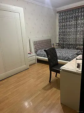 Satılır 5 otaqlı həyət evi 240 m²