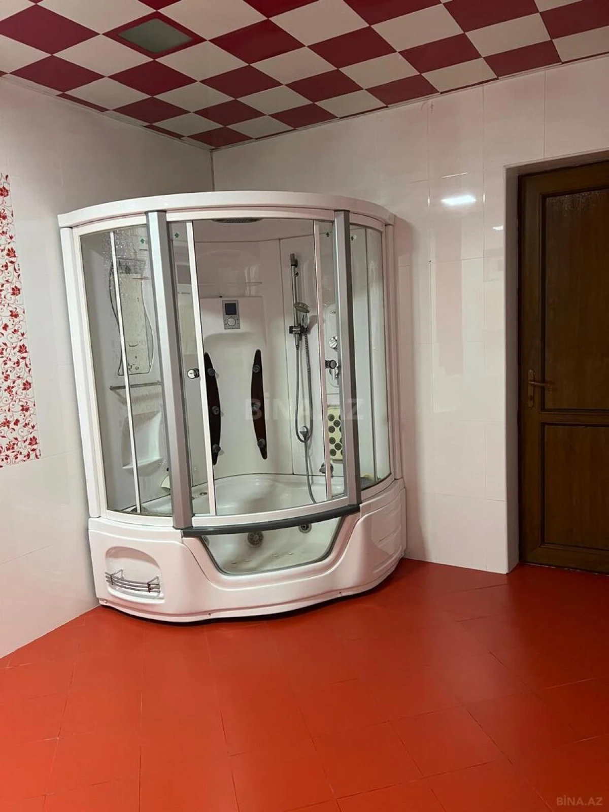 Satılır 5 otaqlı həyət evi 240 m²