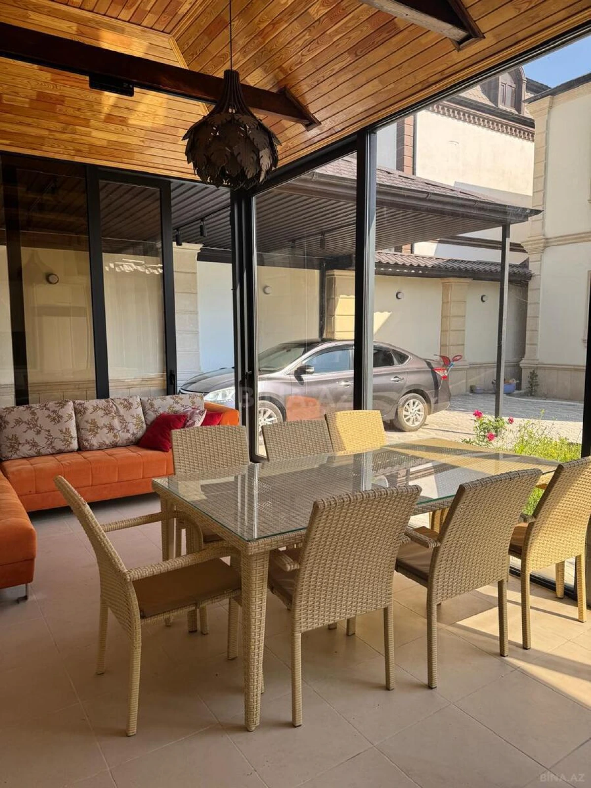 Satılır 5 otaqlı həyət evi 240 m²